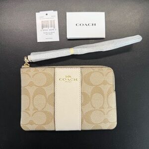 Coach Corner Zip Wristlet Wallet In Signature Khaki Canvas - Brand New with Tags